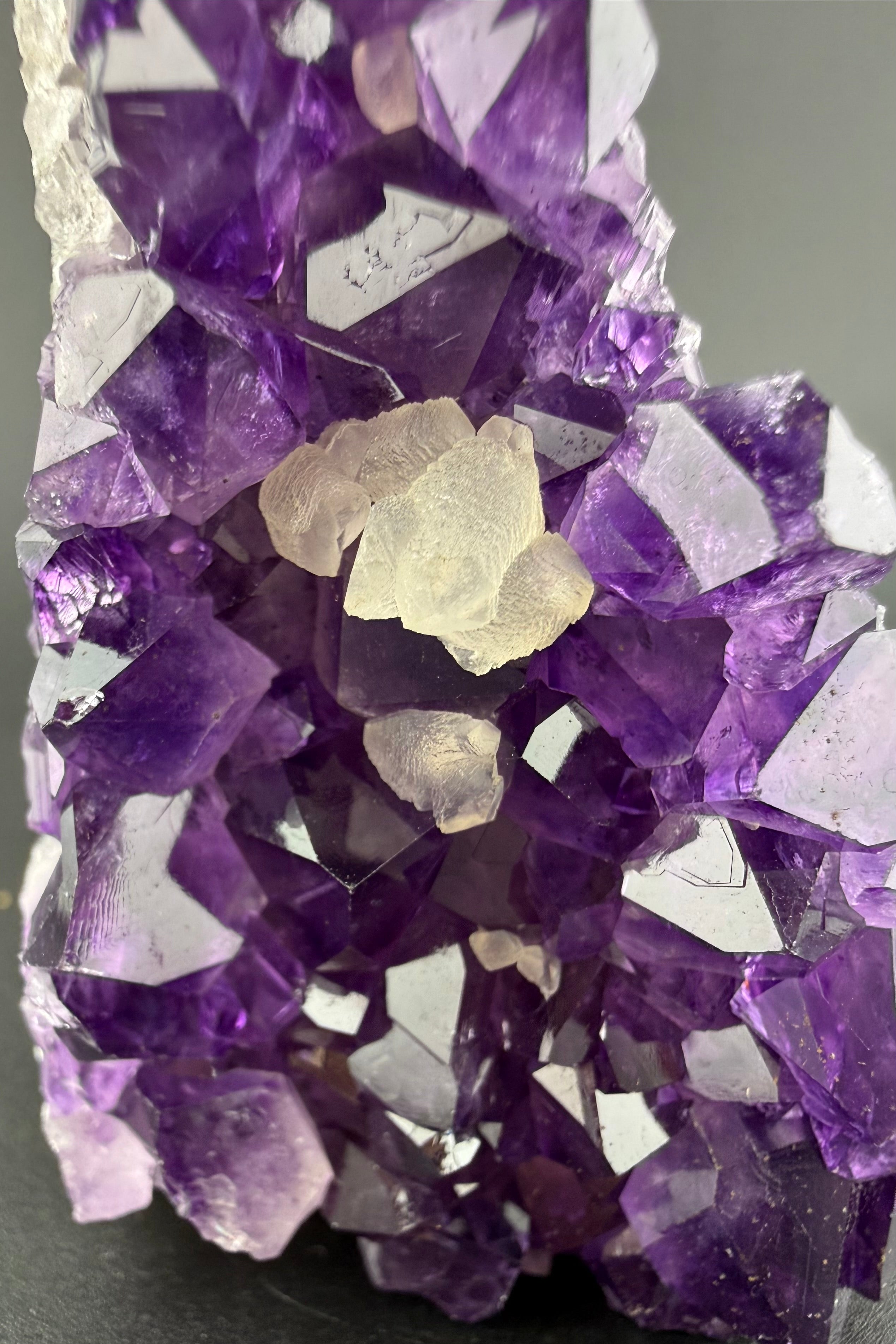 Amethyst with Calcite Rosettes – Artigas, Uruguay (UV Reactive)
